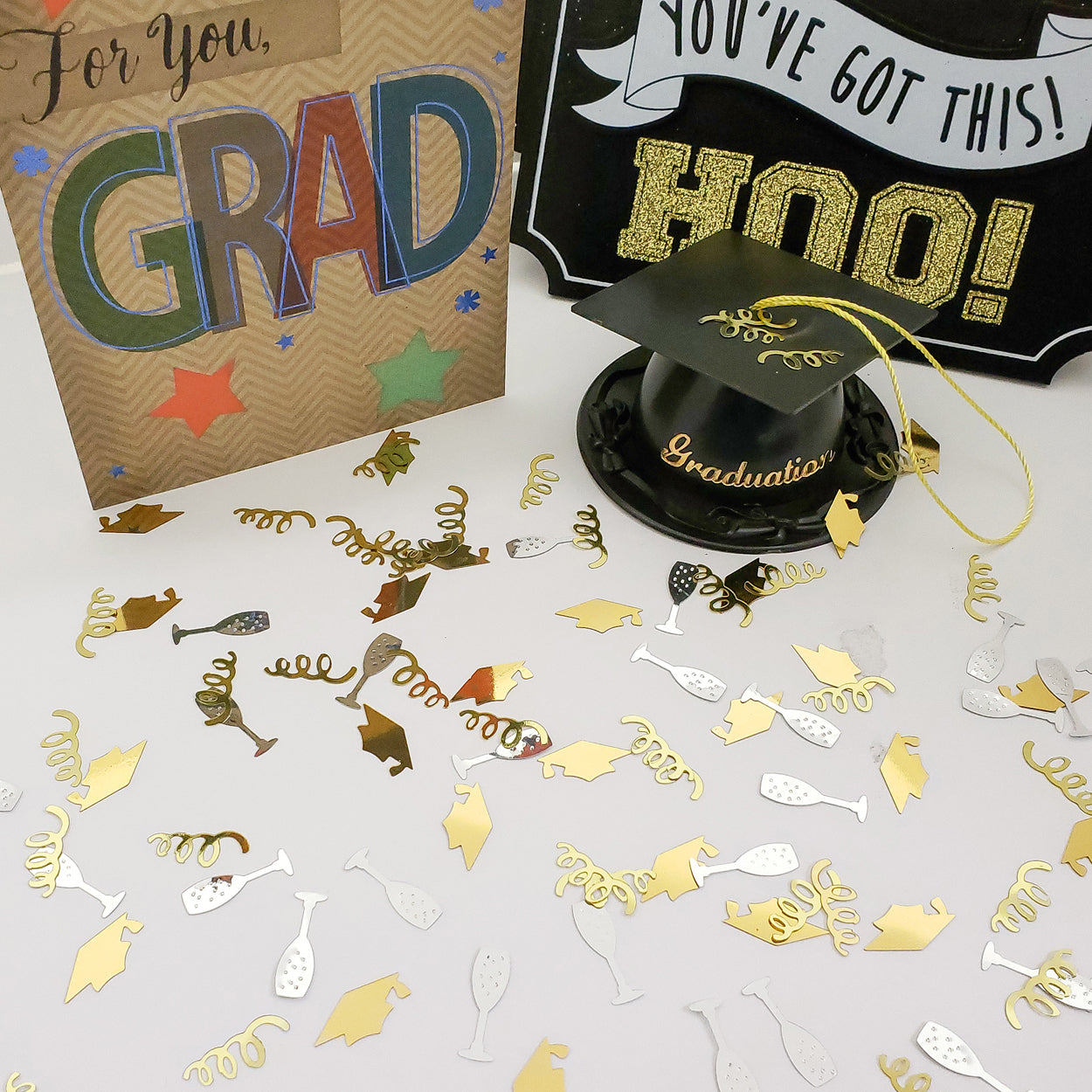 Graduation Confetti Grad Cap, Streamers Champagne Flute